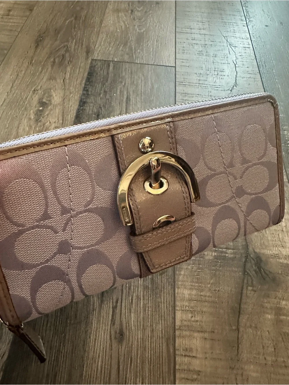 Vintage Coach Soho Zip Around Wallet Purple and Gray Leather Buckle